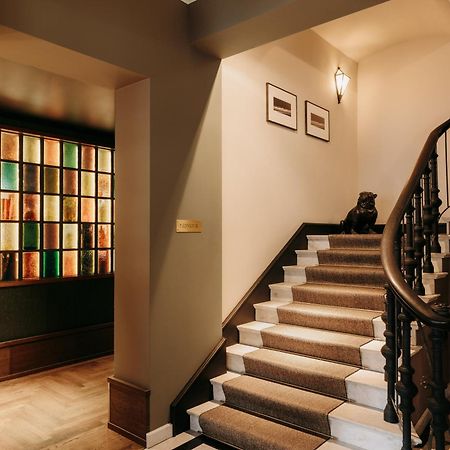 Boutique Hotel Chateau Royal Берлин Экстерьер фото The staircase