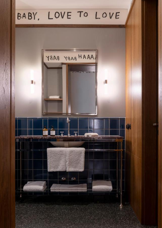 Boutique Hotel Chateau Royal Берлин Экстерьер фото Bathroom