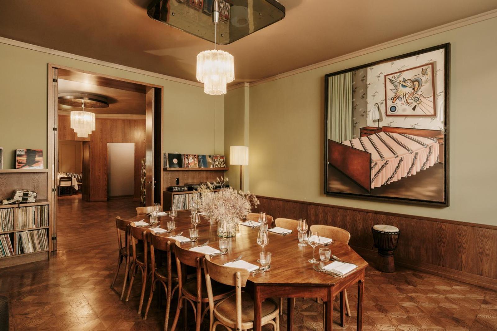 Boutique Hotel Chateau Royal Берлин Экстерьер фото The dining room at The Ivy, 2016